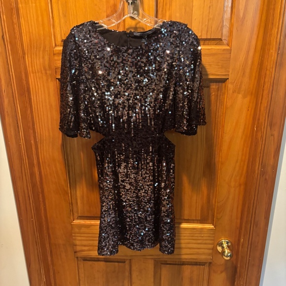 French Connection Estari Sequin Cut-Out Dress in Ombre Silver Size 2 NWT - Picture 2 of 7
